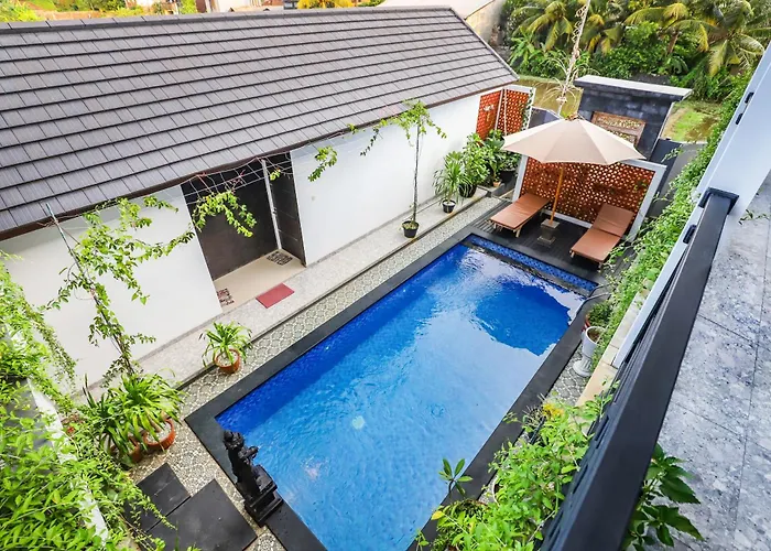 بيت ضيافة White Blue House - Private Room, Shared Pool And Kitchen - 8 أوبود