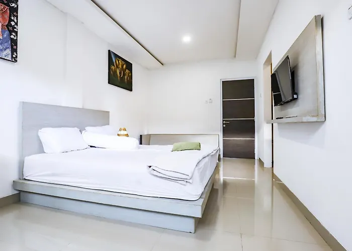 White Blue House - Private Room, Shared Pool And Kitchen - 8 3*