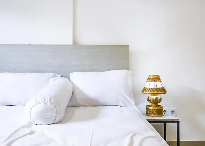 White Blue House - Private Room, Shared Pool And Kitchen - 8 بيت ضيافة أوبود